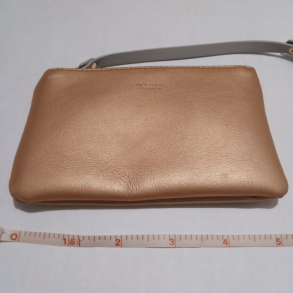 Zara Basic Collection Gold Tone Small Wristlet Zi… - image 4